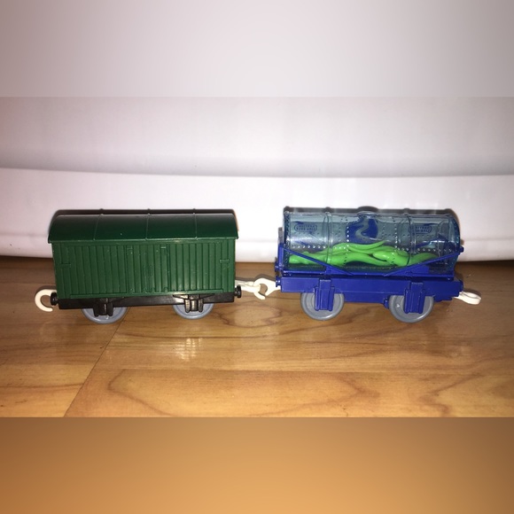 Retired Thomas the Train Friends Sodor Zoo - Picture 2 of 6